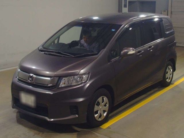 12549 Honda Freed spike GB3 2015 г. (TAA Yokohama)